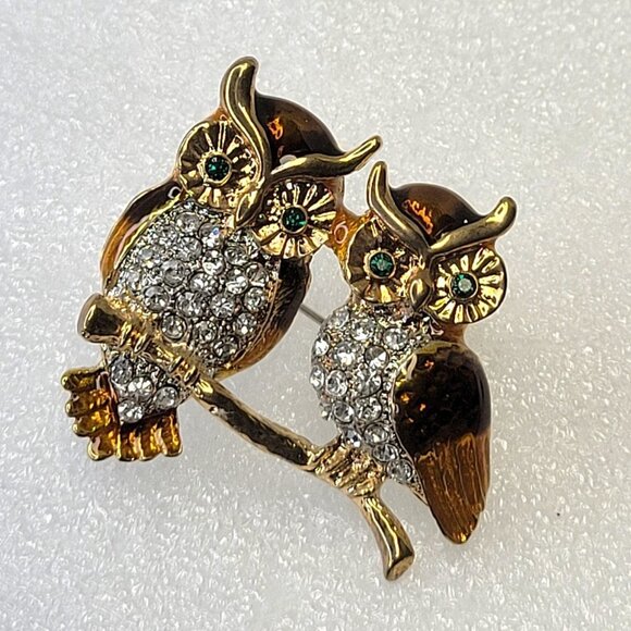 Gold Tone Two Owls Brooch - Picture 3 of 11